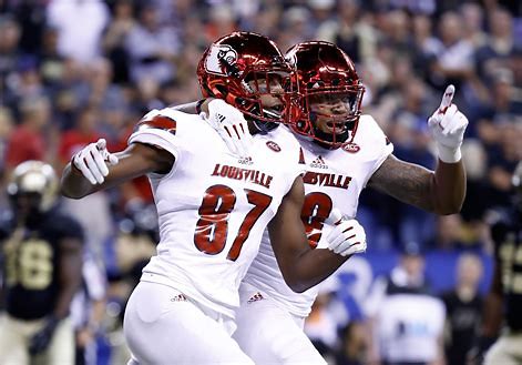 connorcox23's tweet photo. After a great conversation with @CoachDNic I’m blessed to receive an offer from the University of Louisville!! #AGTG @Bolles_Football @DeshawnBrownInc @Alphasportsra @UofLFootball https://t.co/jqVeIO1aNM