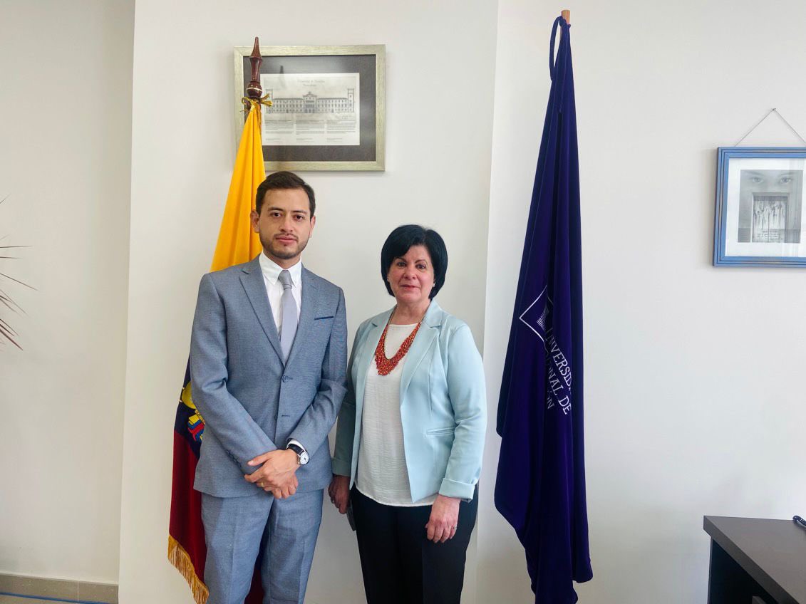 rebcastellanos's tweet photo. Hoy recibimos la visita de @redpedagogia_ec con el propósito de cumplir con la renovación de convenio que tiene con @UNAEcuador, ampliar los proyectos que cubren el convenio específico y generar oportunidades para los docentes del Magisterio Nacional. https://t.co/aQvmo4dvJe