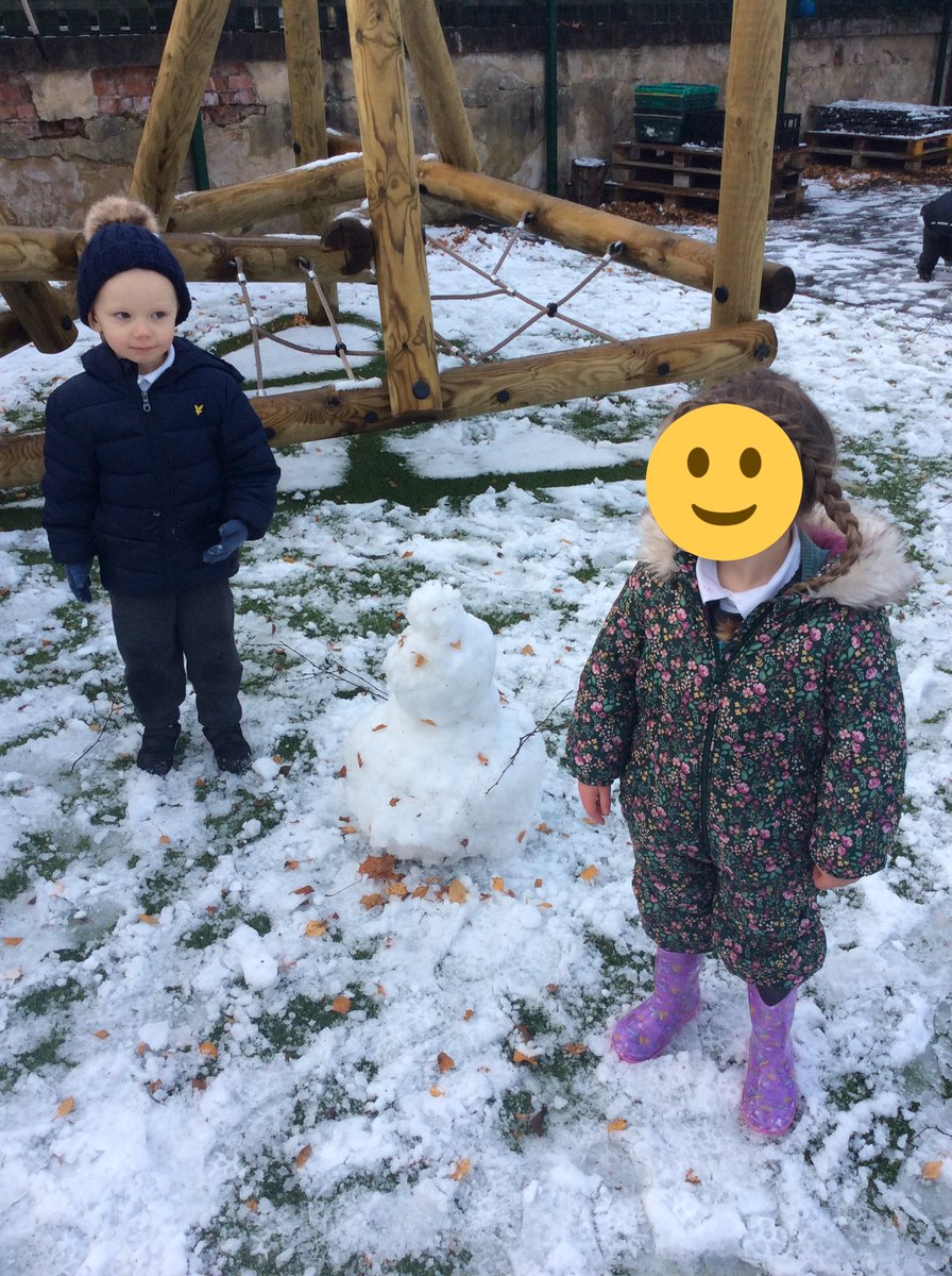 MissBates07's tweet photo. We loved exploring the snow yesterday! ❄️Miss Doughty helped some of us make a snowman ⛄️. We had lots of fun! https://t.co/cydtO0Lprp