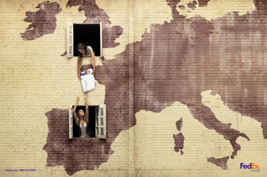 merakethink's tweet photo. "Te abrimos una ventana al mundo para tus envíos…"

El concepto de esta campaña era destacar la rapidez en los envíos de la famosa empresa de mensajería #FedEx a lo largo y ancho del mundo.   

¿Qué opinas acerca de su campaña?

#Merakethink #marketingdigital #FedEx #campaña https://t.co/V2raleBpXD
