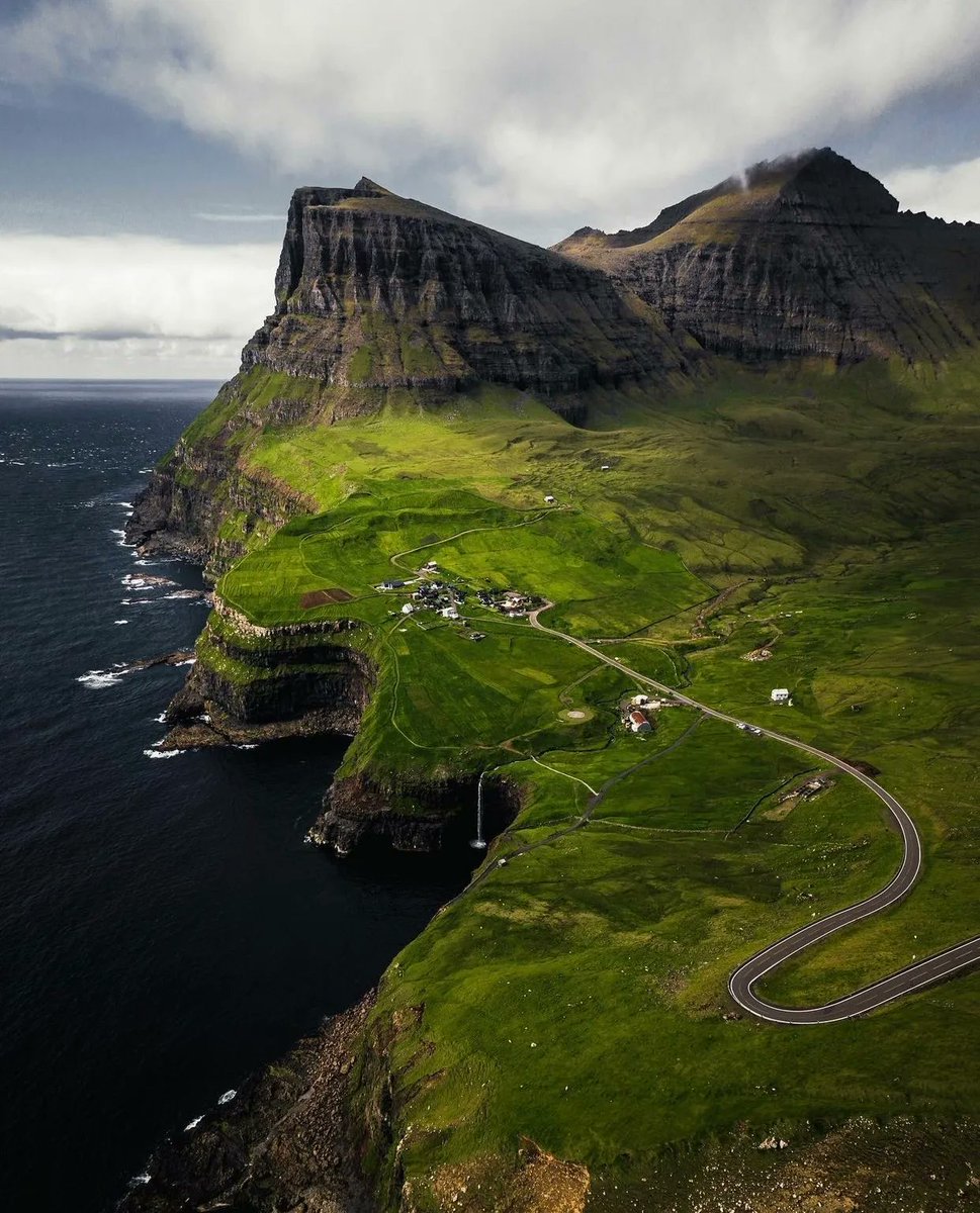 NatureVSCO's tweet photo. The Faroe Islands 🇫🇴
📸: aventouro | IG https://t.co/ztAWwFDTRI