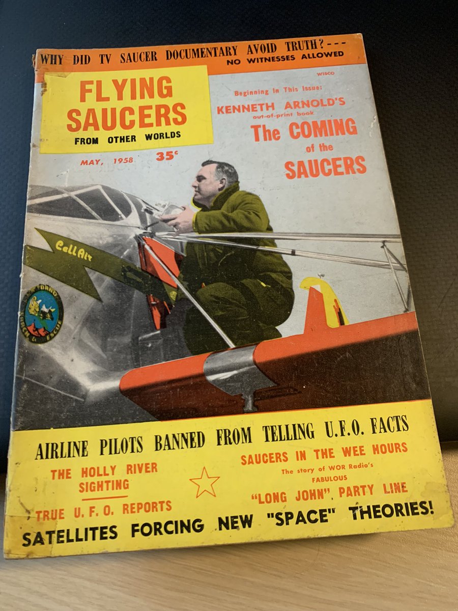 PNWeird's tweet photo. Flying Saucers From Other Worlds, May 1958. Featuring #kennetharnold who in 1947 spotted nine strange aircraft flying at very high speeds over Mt. Rainier - his description of their flight behavior gave birth to the term #flyingsaucer and kicked off modern #UFOlogy as we know it. https://t.co/baEuUy710N