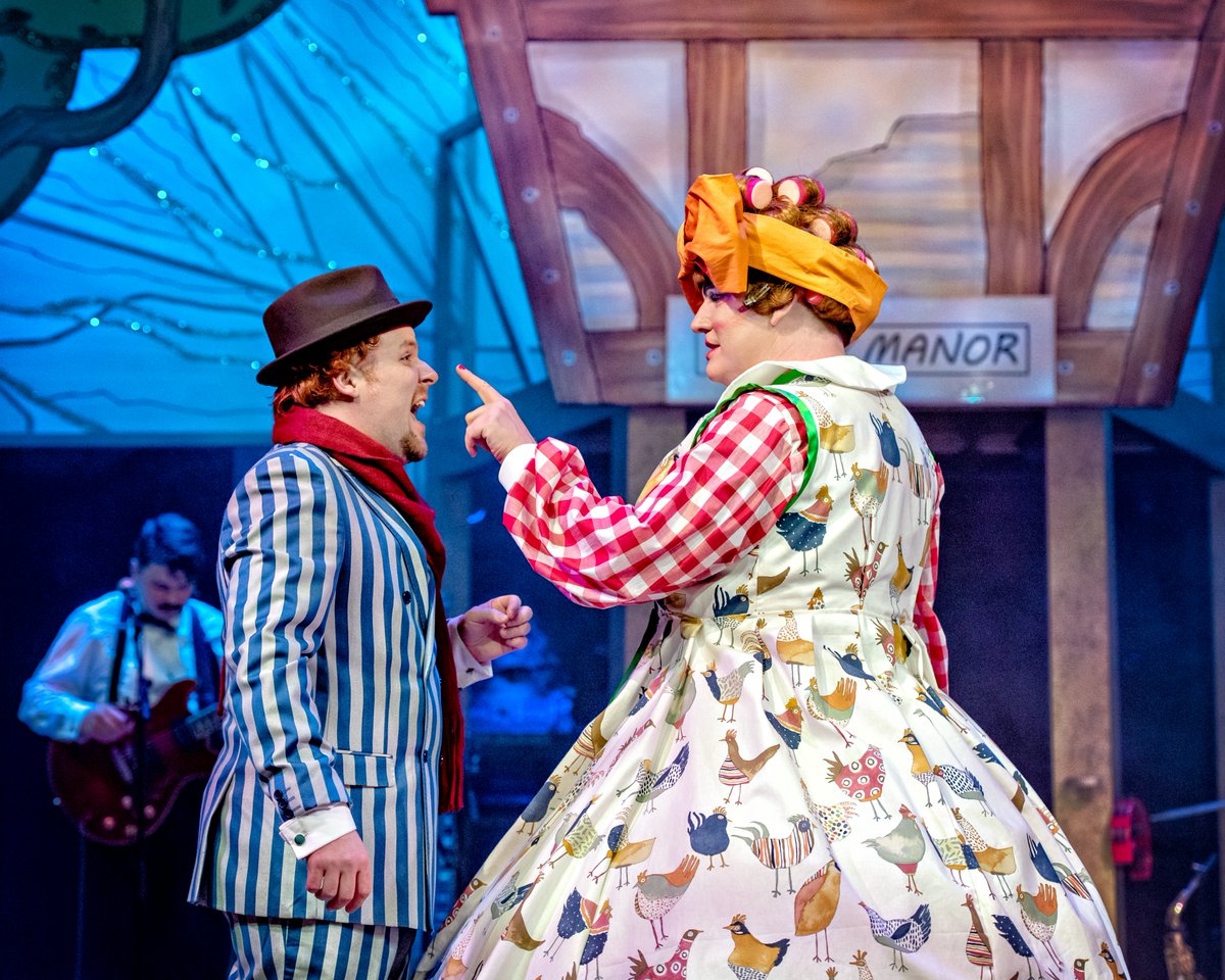 CityVarieties's tweet photo. First look! 👀

Our production images are in for Beauty and the Beast: The Rock 'n' Roll Panto! ✨
What a party! 🥳

📸 Ant Robling

Have you got your ticket for the ball? 👉 https://t.co/dODubwJnVC https://t.co/6qTnhRDB37