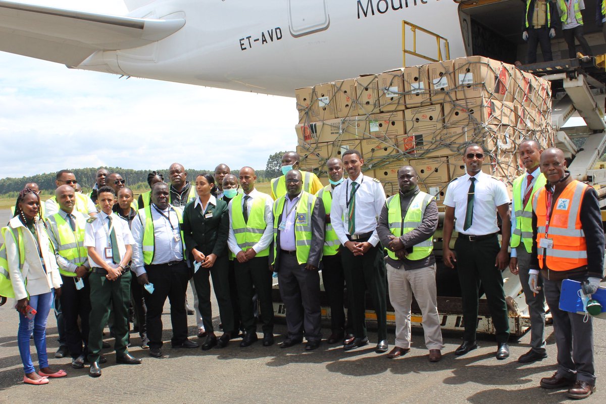 KenyaAirports's tweet photo. The airport, while working closely with flower and horticultural farmers in the region, aims to be exporting at-least 35 tonnes per load by March next year. https://t.co/aVUevGoQAE
