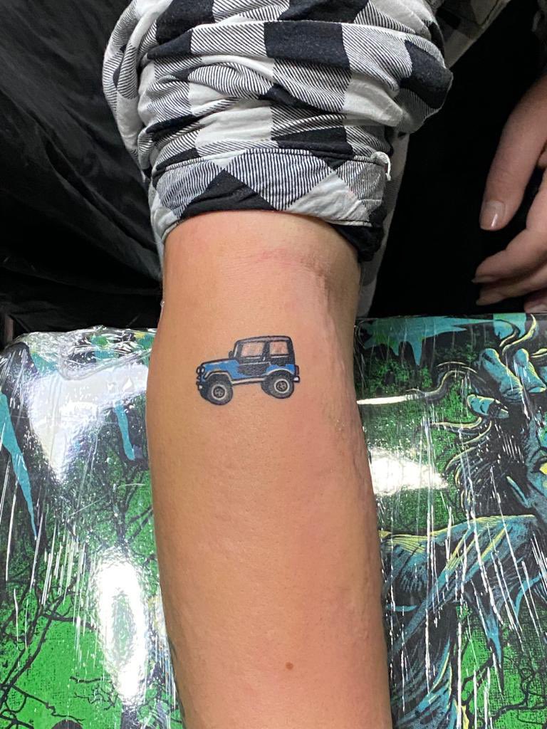 _mirianab_'s tweet photo. A little tattoo, but it’s so important to me. Needless to get lost in words, Dylan is such a fantastic and pure person. Thank you because you make this world better. I hope you can see it. I love you, you’re important!💙 @dylanobrien https://t.co/IECy8Btg0f