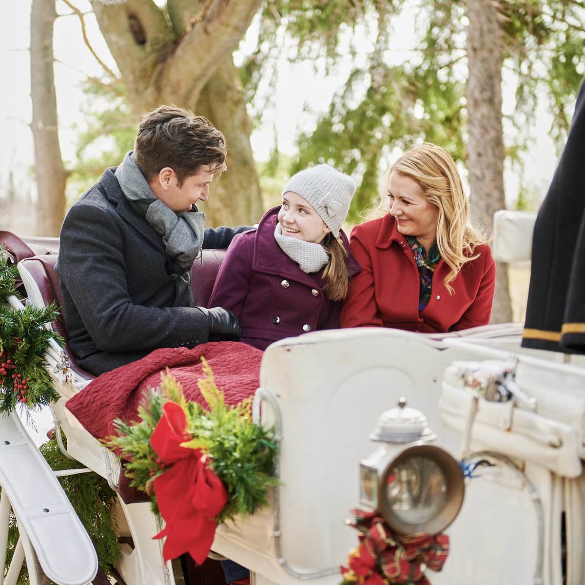 An unexpected holiday romance? Doesn’t get more #ItsAWonderfulLifetime than that! Don’t miss the premiere of #MatchMadeInMistletoe starring @natalielisinska and <a href="/damonrunyan/">damon runyan</a> TOMORROW AT 8/7c ✨❤️