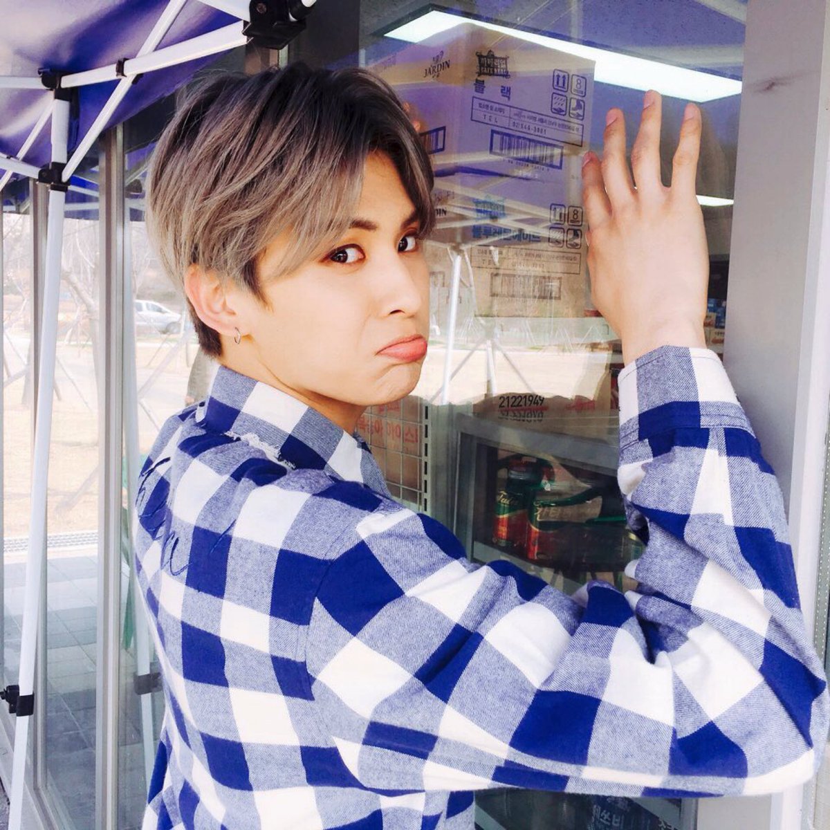 SenseFire9_twt's tweet photo. ㅤ❛ plᥲyㅤ✦ㅤ𝕝𝕚𝕤𝕥ㅤ💔ㅤ_/ㅤ𝕤𝕗𝟡ㅤ::ㅤ𝗰.ㅤ𝗵𝗼𝗶𝗰𝗲 [ㅤ #YHENG
I must confess Que #𝒮uch𝕒𝐖eird𝐃ay se ha vuelto mi nueva adición, el #be𝗿𝗲_𝖕re𝖗elease ha sido un SOTY total el cual disfrutar cuando busco algo de relax. I decided to stan this queen! https://t.co/f28ai6G9Hb