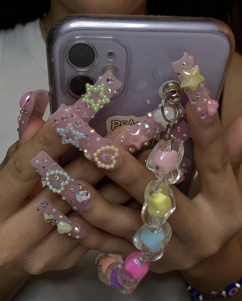 maloniemarieeee's tweet photo. Ig: nails_.bymal💕 https://t.co/G2RvHCvQYg