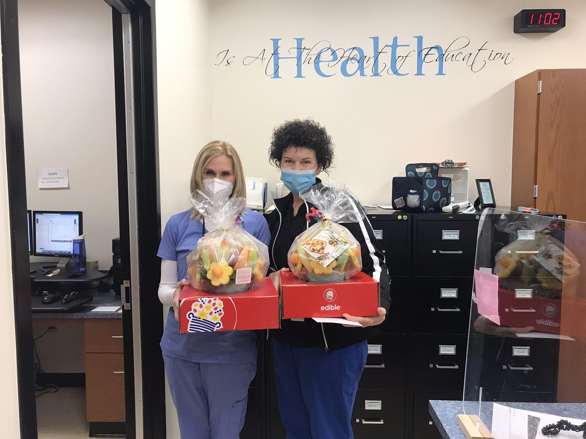 SVSDFoundation's tweet photo. For SVF, #GivingTuesday is about giving back to those who give their all - like school nurses who work hard every day to keep SV healthy. We surprised all nurses today to give thanks and show our appreciation. #SVTogether #SVGivesBack #GivingTuesday2021 https://t.co/EdvTnJYJC1