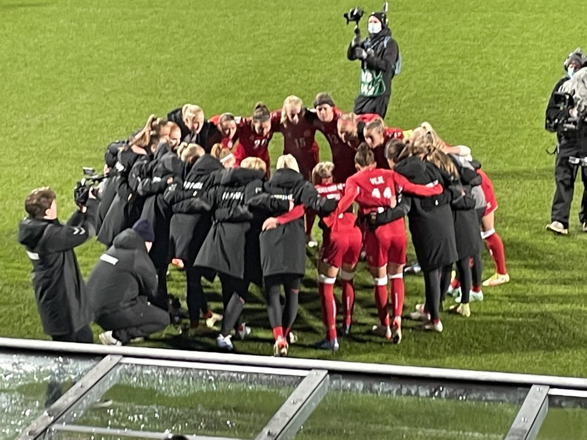 lykkefriis's tweet photo. Kom så Danmark! 🇩🇰 #danrus https://t.co/vRVBmgANGR