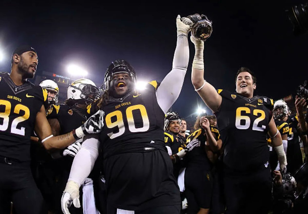 AZSportsHistory's tweet photo. 11/30/13 – #13 #ASU demolished UA 58-21 in Tempe, and clinched the PAC-12 South title and home field in the Conference Championship vs #8 Stanford on 12/7/13. Taylor Kelly: 13-25-274, 2 TDs. D.J. Foster: 124yds rushing, 2 TDs. Jaelen Strong: 142yds receiving. #ForksUp #BearDown https://t.co/gMjcGh7d91