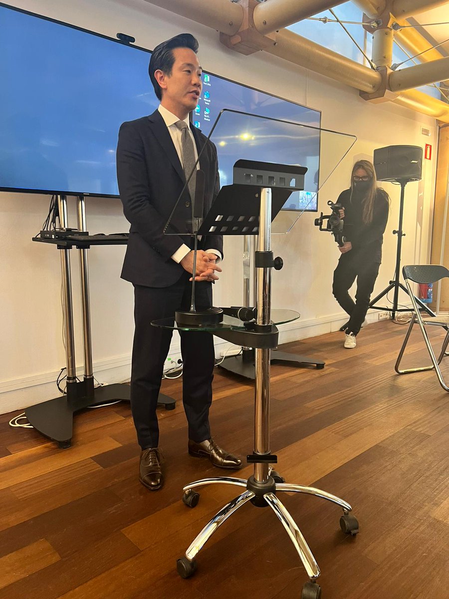 “I am here today to tell you that the future of the world is yours—to shape, to share, and some may say, to save.” 
@taihengcheng, Co-Managing Partner at <a href="/SidleyLaw/">Sidley Austin LLP</a>, in the "Rethinking the Law" Forum!