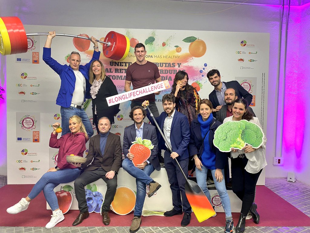 gines_mena's tweet photo. Una jornada fantástica con @CuTEHealthy_EU @FruitvegEUROPE @ComiteCitricos @AlbaRiBou_EU @masbrocoli @Tactics_Europe
#LongLifeChallenge https://t.co/Xj5XZuJun4