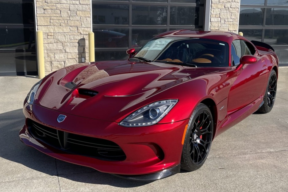 carpics8's tweet photo. 2013 SRT Viper GTS
@Bringatrailer https://t.co/6L2VYeTWve