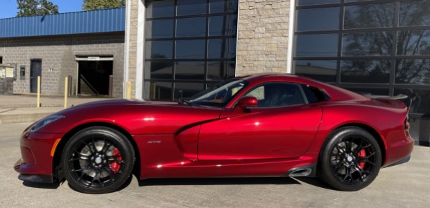 carpics8's tweet photo. 2013 SRT Viper GTS
@Bringatrailer https://t.co/6L2VYeTWve
