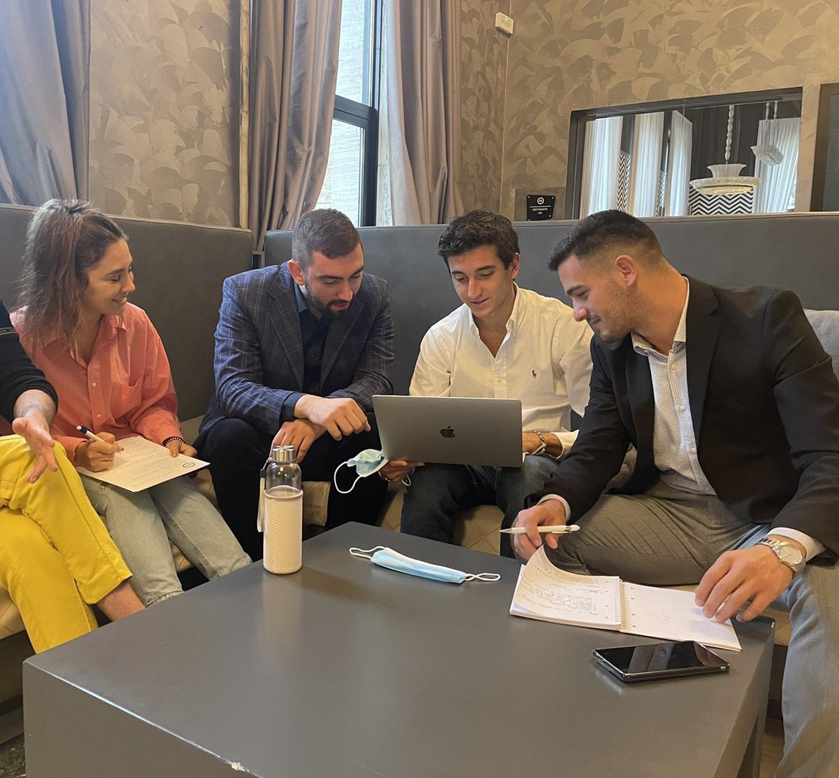 SMDPSCG's tweet photo. ๐ซ Zadnjeg dana #EUBYF, uฤesnici su predstavili preporuke potpredsjednici @EU_Commission @dubravkasuica i ministru @ItalyMFA @luigidimaio, o buduฤnosti #EU๐ช๐บ, intezivnijeg razvoja drลพava #ZapadniBalkan i nastavku ลกirenja #EU. ๐ช๐บ๐ฒ๐ช๐ฒ๐ฐ๐ท๐ธ๐ง๐ฆ๐ฆ๐ฑ๐ฝ๐ฐ ๐คโ๏ธ #EU33 https://t.co/hSBtskepRu