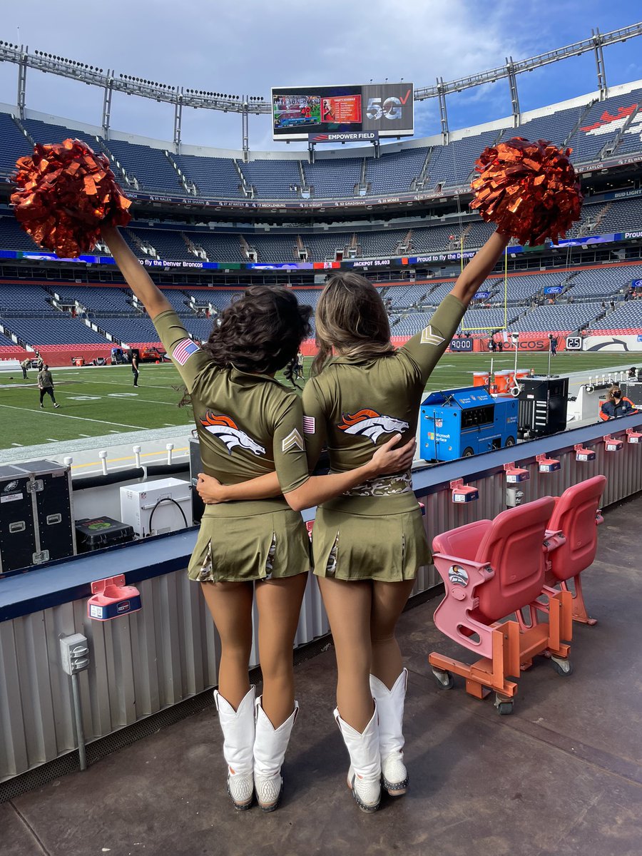 DBC_Brittany's tweet photo. Today is the FINAL day of our #CheerForTheTroops campaign!! This is your last chance to make a difference this holiday season! Thank you #BroncosCountry for all you have contributed so far! Click the link in my Bio to see how you can help🧡
#CFTT #SaluteToService #DBC2021 https://t.co/zUKvkC0fEn