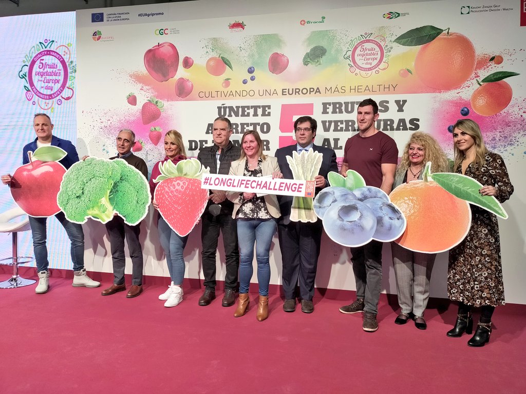 gines_mena's tweet photo. Una jornada fantástica con @CuTEHealthy_EU @FruitvegEUROPE @ComiteCitricos @AlbaRiBou_EU @masbrocoli @Tactics_Europe
#LongLifeChallenge https://t.co/Xj5XZuJun4