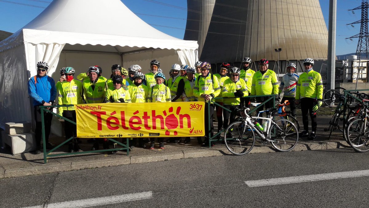 ASGE_DA's tweet photo. Deuxième jour pour le #Telethon2021 et l'@ASGE_DA. 37 cyclistes ont parcouru 2775 km autour du site de #CruasMeysse et ont eu environ 150 contacts .  Promesses de dons:1500€ et 1770€ de chèques remis par les cyclistes de l'@ASGE_DA. https://t.co/2Ek81gt5T1