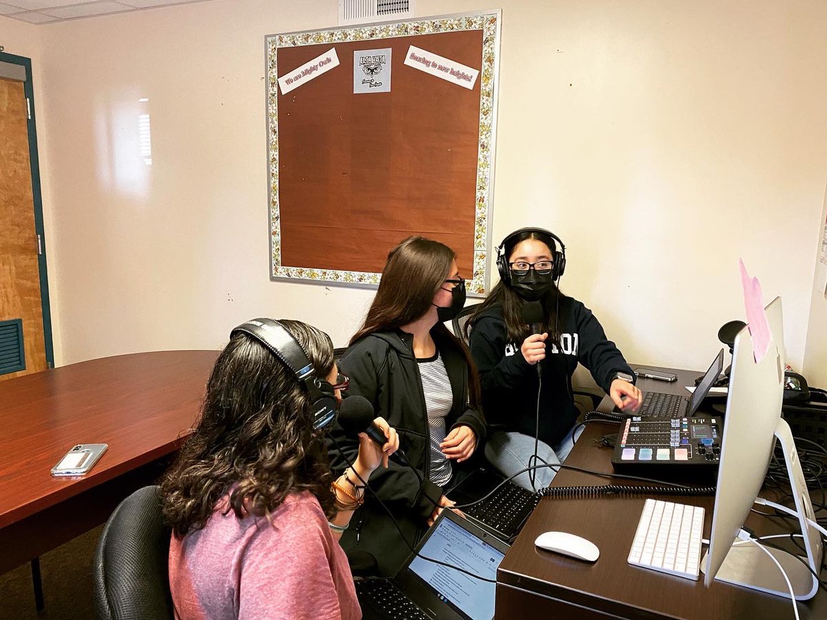 MariLegarreta1's tweet photo. Our amazing media mighty owls getting ready for their first CTE #businessprofessionalsofamerica competition @AltaVistaECHS https://t.co/Rtzcm2tZEm