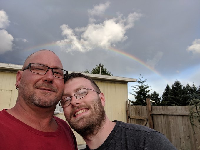 1 pic. Ha! 2 fags under the Rainbow 
https://t.co/YJMmwuqQul
#FeetPlay #gaydaddyson #gaydaddylover #gaydaddydick