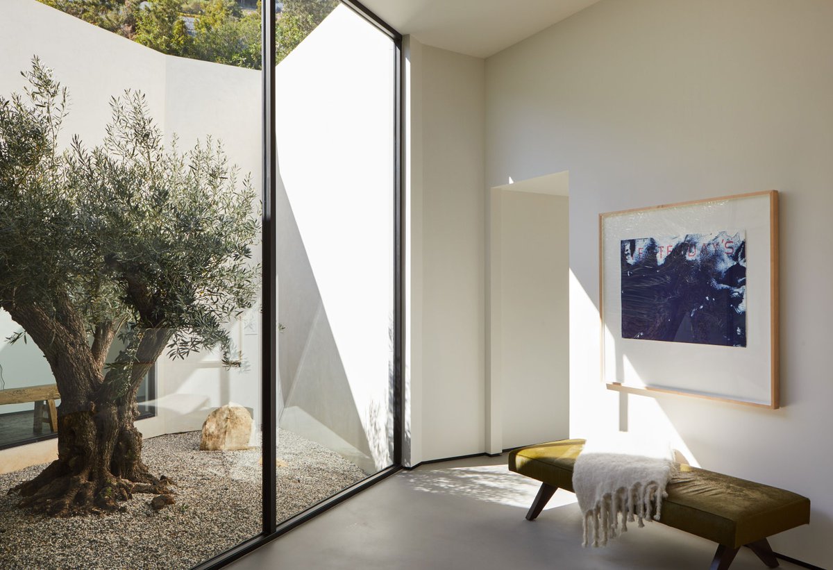 ArchDigest's tweet photo. “A house is not a museum; it should emanate comfort and warmth in spaces that encourage conversation, inspiration and a desire to linger."

Step inside a midcentury-inspired Hollywood Hills home that mixes coziness with clean lines 👉 https://t.co/1C9SScdOzB https://t.co/cDk4CJbp9S