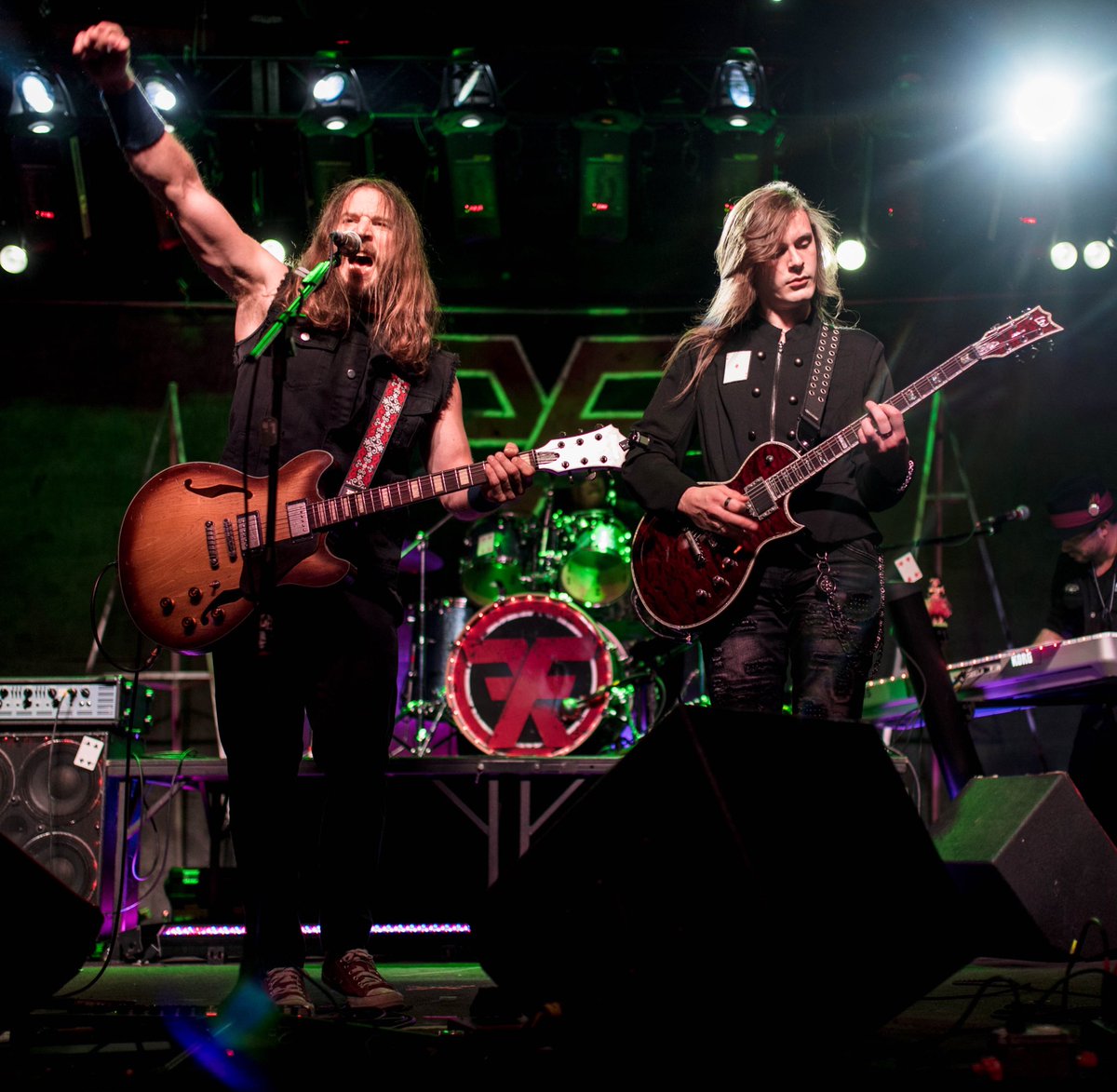 The calm before the storm of guitarmonies ⚡️♦️♠️