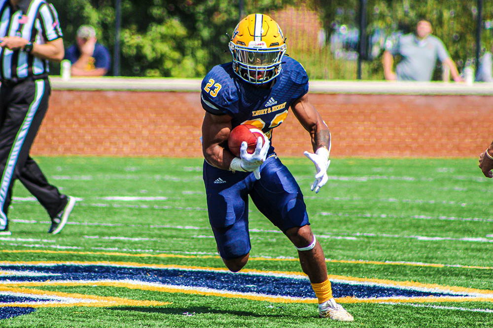 GoWasps's tweet photo. Devontae Jordan of @EHCFootball Named a Finalist for the Lanier Award by the @RTDNEWS. https://t.co/GWBGK24koK #GoWasps #BlueCollarGoldStandard https://t.co/Bwf3uFOCx5