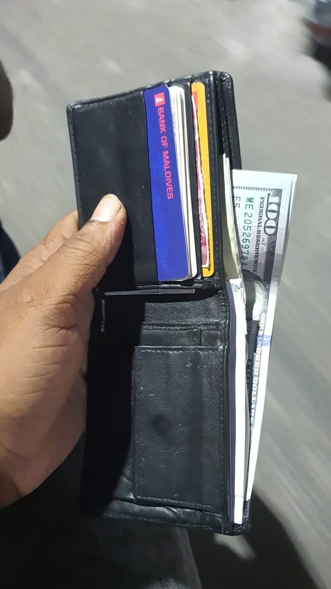 mvlostfound's tweet photo. 🔄 RETWEET this | Please help to find the owner 

Hulhumale beach kairin hovi wallet eh. Call 9888770 https://t.co/OdddjLqV5Y