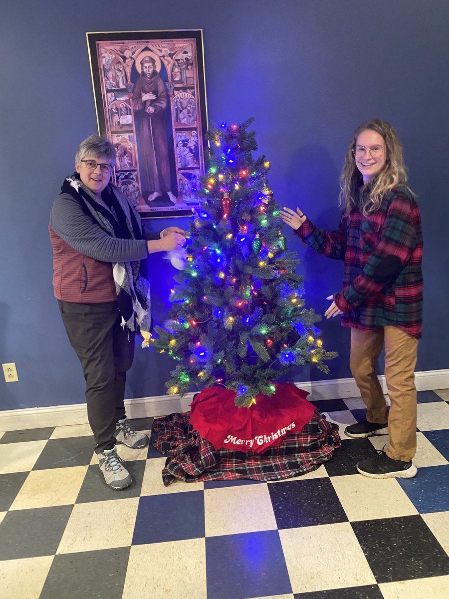 FCSCsbu's tweet photo. The Warming House in downtown Olean is starting to get into the holiday spirit! Director Alice Miller Nation and fellow coordinators have started decorating just in time for the start of the holiday season! https://t.co/0TobIQAXyq