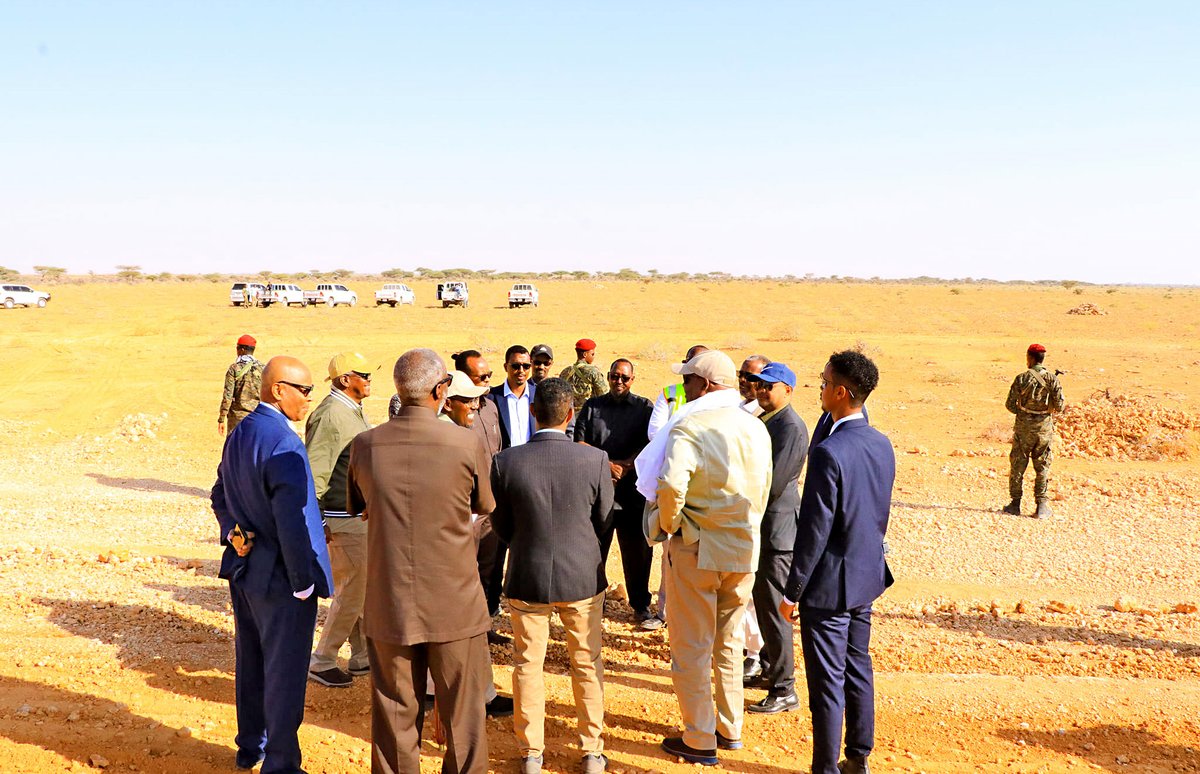 HESaidADeni's tweet photo. I visited the #roadConstruction site in Buuro-wadal, #Sool region, to inspect the ongoing road construction. I met with the project team and discussed the overall project plan, timeline, and construction work. https://t.co/GQjJgR52o4