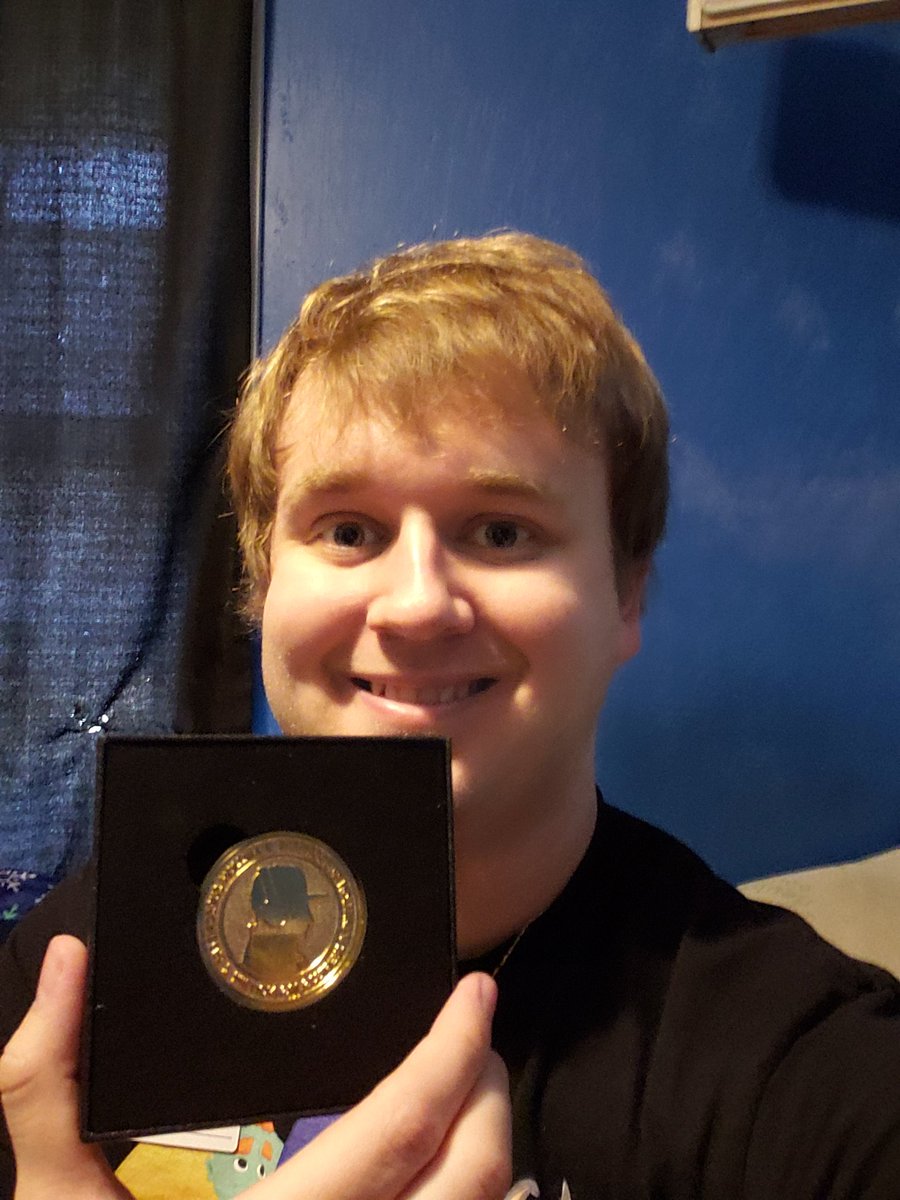BillLockAy's tweet image. Just received my 7 million subscriber coin! Thank you Daz for the many years of smiles and I wish you happy holidays! Let's aim for another 7 million subscribers!

Your American Dazzler, 

Blake
