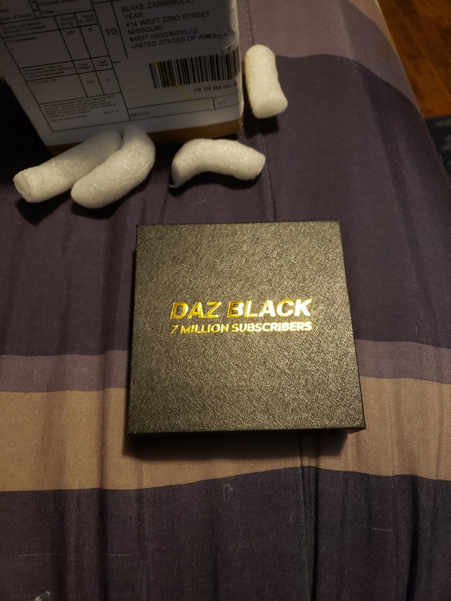 BillLockAy's tweet image. Just received my 7 million subscriber coin! Thank you Daz for the many years of smiles and I wish you happy holidays! Let's aim for another 7 million subscribers!

Your American Dazzler, 

Blake