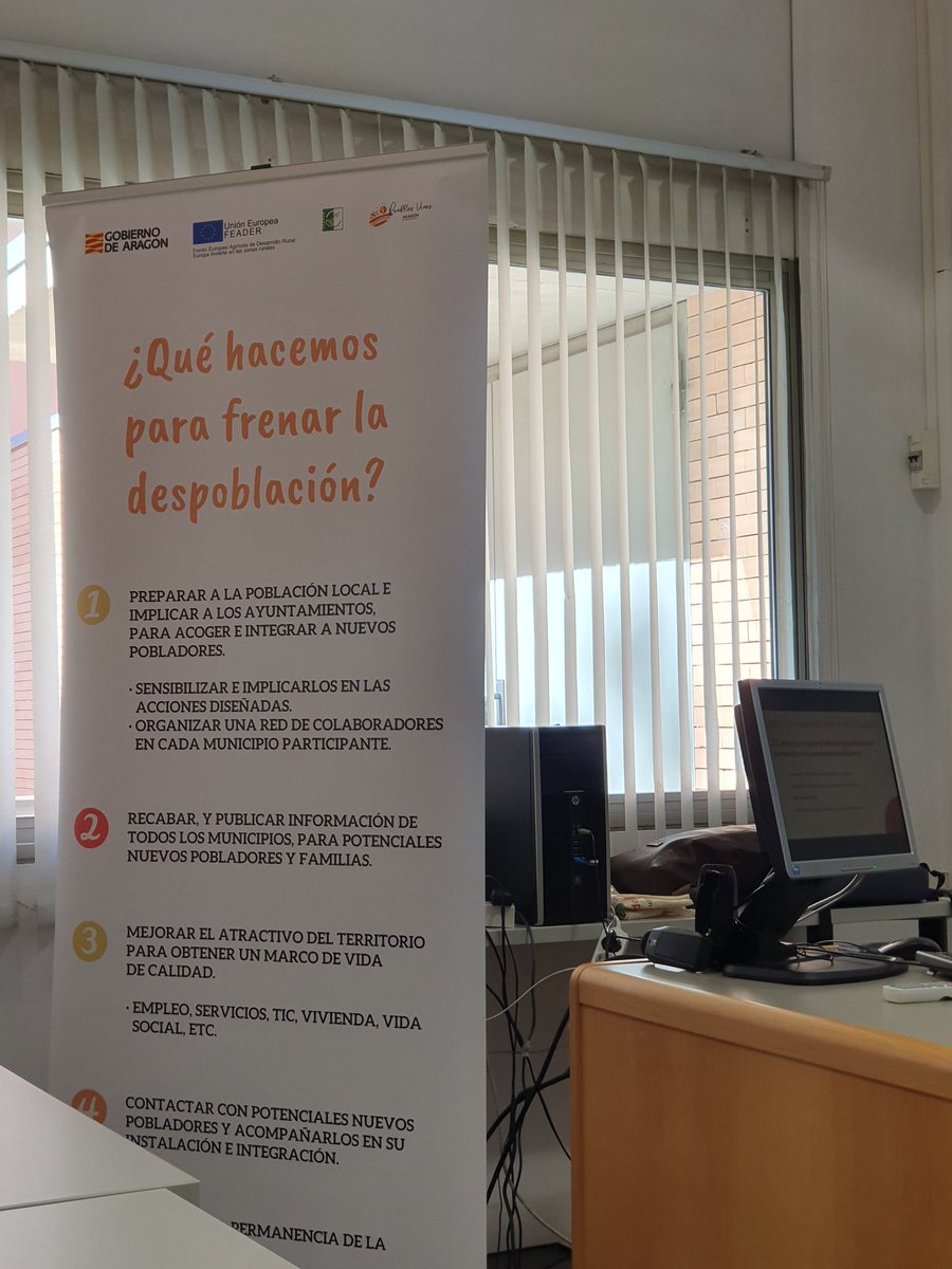 Hoy hemos compartido con <a href="/_chemasalvador/">José Manuel Salvador</a> en <a href="/unizar/">Universidad Zaragoza</a> las experiencias de #pueblosvivos y #empentarenlospueblos con #MarianoAltemir de <a href="/CEDERSOMONTANO/">CEDER SOMONTANO</a> y más amigos de la <a href="/AragonRural/">Red Aragonesa de Desarrollo Rural</a>. Son programas cooperativos muy necesarios para la #luchacontraladespoblación. <a href="/GobAragon/">Gobierno de Aragón</a>