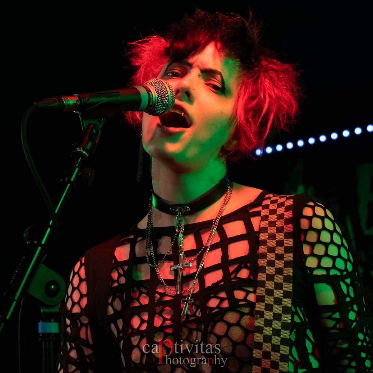 BiteMeBand's tweet photo. Some kickass shots from the mayhem with @UKSubs! More dates being announced soon - watch this space! ☠️🖤
📸 - Nick Tutt
#BiteMe #ConClub #UkSubs #Lewes #UnsignedBand #Punk #PunkRock #RNFNR #GirlBand #RiotGrrrl #PrettyInPunk #LondonMusic https://t.co/m3EmKG0W3R