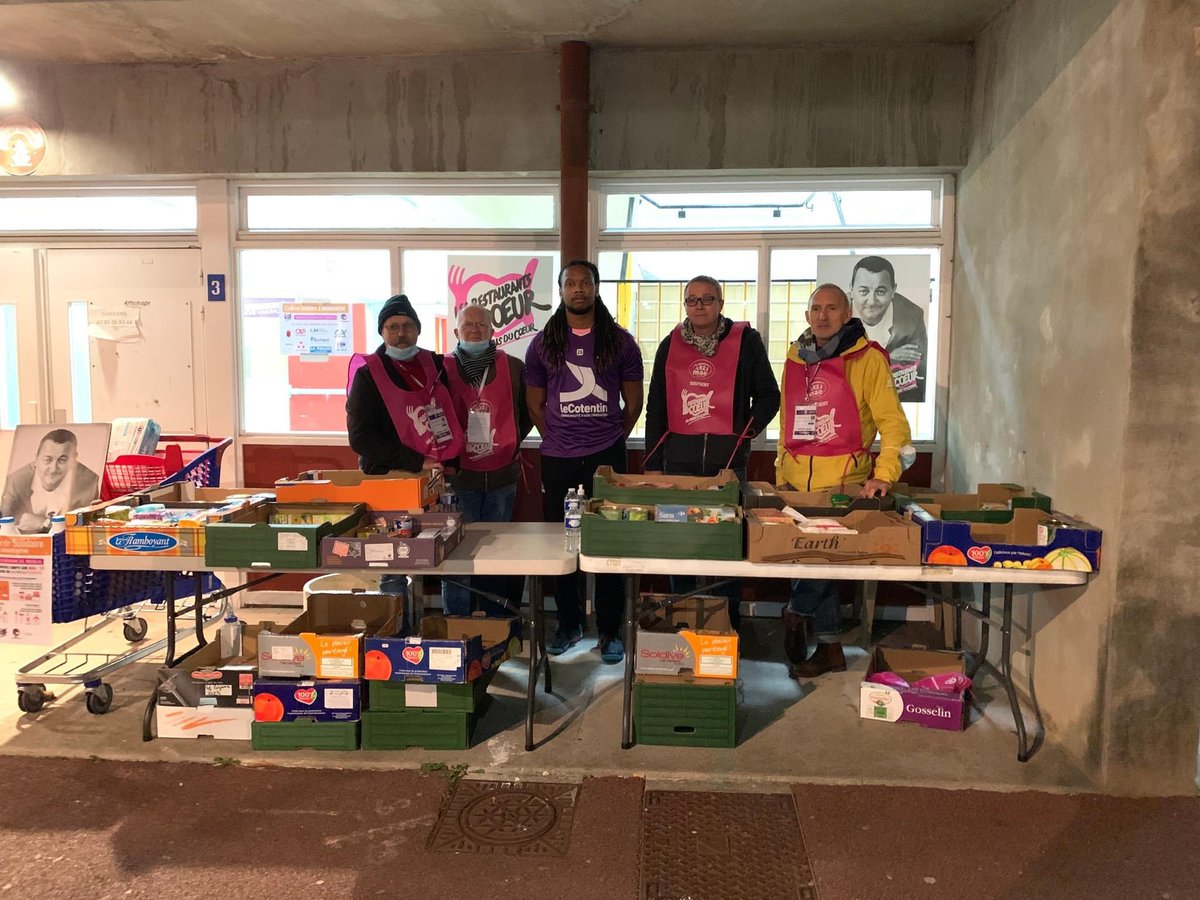 JSCherbourg's tweet photo. 643 KILOS RÉCOLTÉS GRÂCE À VOUS TOUS 💜

Joueurs, supporters, bénévoles, partenaires, salariés, licenciés et arbitres, tous, vous avez fait preuve d’une générosité remarquable envers les @restosducoeur lors de la rencontre 🆚 @TremblayHB 👏

UN GRAND MERCI À TOUS 💜 https://t.co/A8hgjiQTms
