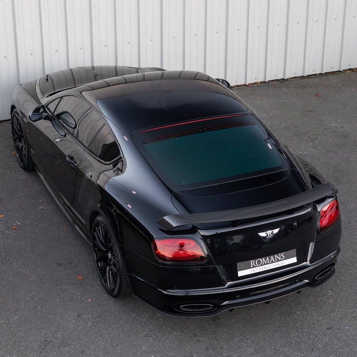 RomansCars's tweet photo. If speed and comfort sit at the top of your priority list, look no further! 🙌
Limited to to 710 examples and pushing more than 700bhp, the supersports is one of the fastest GT cars money can buy!
#LuxuryMotoring #Bentley #ExceptionalExamples #RomansInternational https://t.co/ijRx7Obyff