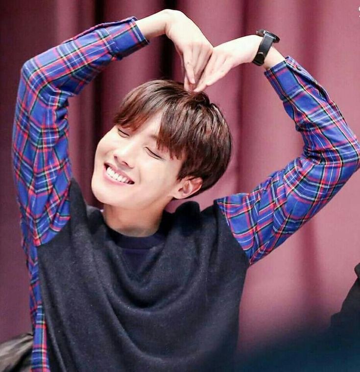 BliKatelyn's tweet photo. Jhope is the best! Love you Jhope 😘😍❤
#JhopeDeservesBetter
#GiveJhopeLines https://t.co/5UQfY2iRPk