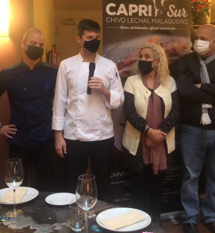 caprisur's tweet photo. Hoy se ha celebrado oficialmente que los @PatiosdeBeatas se alzara con el primer puesto del V Concurso Provincial @LaCartaMalacita de Cocina con #ChivoLechalMalagueño con su receta ““Bombón de Chivo Lechal Malagueño con gazpachuelo con una estrella de gel de citronella” https://t.co/MGbCPX6SKQ