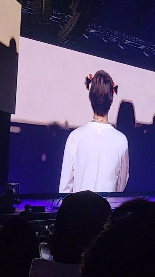 yoonlvu's tweet photo. I'M CRY.

#JIN #SEOKJIN #PTD_ON_STAGE_LA_Day2 #PTD_ON_STAGE_LA @BTS_twt https://t.co/laB9VpZBXy