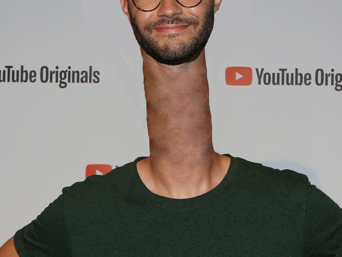 normal man🧔🏻‍♂️ tweet media