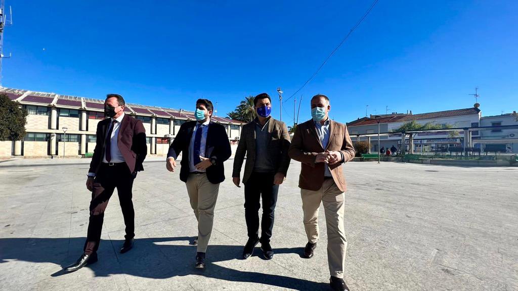 LopezMirasF's tweet photo. Molina de Segura, Las Torres de Cotillas, Alguazas, Lorquí y Ceutí, unidos por un mejor futuro para sus vecinos. Y eso solo puede lograrlo @populares. 

Hoy, reunión con alcaldes, portavoces y presidentes @PPRMurcia en estos municipios. 

¡Vamos! 💪 https://t.co/xyapUb82mU