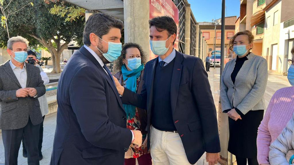 LopezMirasF's tweet photo. Molina de Segura, Las Torres de Cotillas, Alguazas, Lorquí y Ceutí, unidos por un mejor futuro para sus vecinos. Y eso solo puede lograrlo @populares. 

Hoy, reunión con alcaldes, portavoces y presidentes @PPRMurcia en estos municipios. 

¡Vamos! 💪 https://t.co/xyapUb82mU