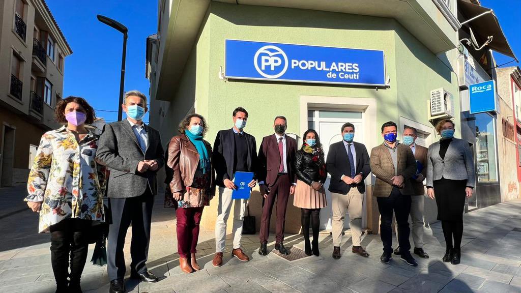 LopezMirasF's tweet photo. Molina de Segura, Las Torres de Cotillas, Alguazas, Lorquí y Ceutí, unidos por un mejor futuro para sus vecinos. Y eso solo puede lograrlo @populares. 

Hoy, reunión con alcaldes, portavoces y presidentes @PPRMurcia en estos municipios. 

¡Vamos! 💪 https://t.co/xyapUb82mU