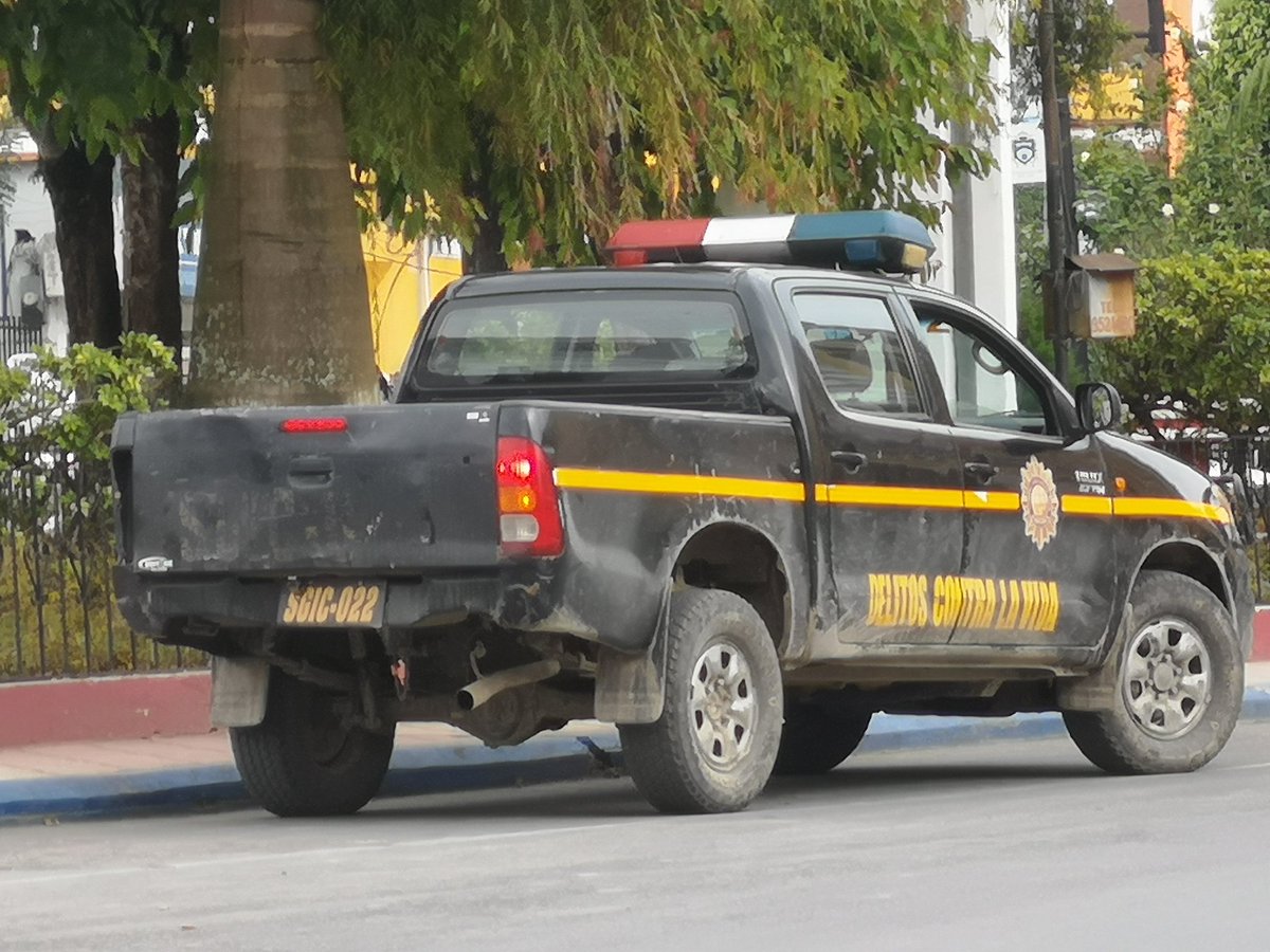 Ahora a hablar de nuestros impuestos, será que la PNC puede implementar una escuela de manejo y planes de mantenimiento para que una inversión (de nuestro pisto), NO parezca pocillo de loco después de 3 o 4 años de "servicio", SI con nuestro pisto se compró ese Toyota de a miles