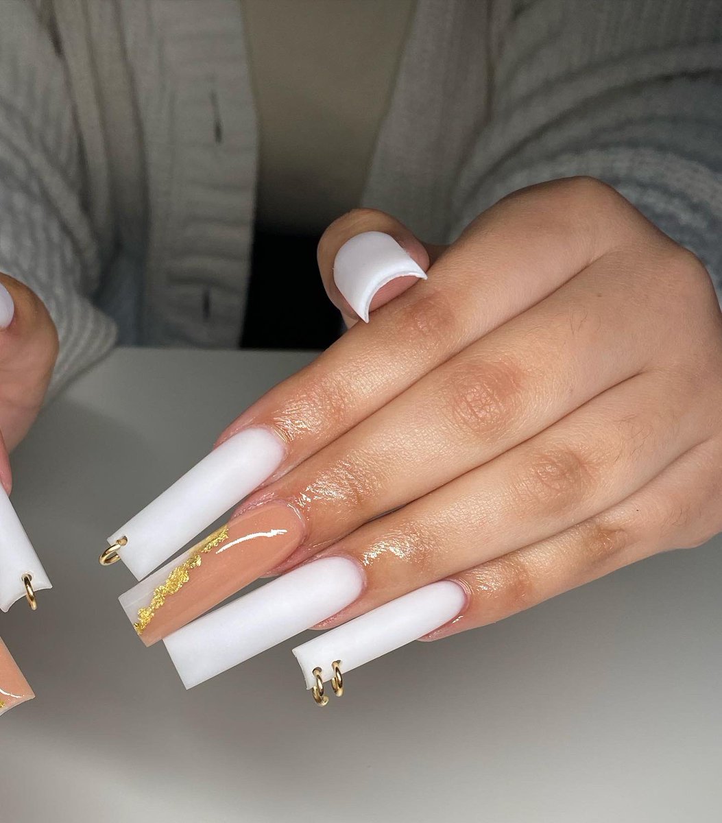 g0ldenlay's tweet photo. Just a nail tech trying to get her work around. A simple retweet will make my day 🥰 Located in Lorain, Oh and if you’re from Cleveland I’m just 30min away. https://t.co/TebisfWMiQ