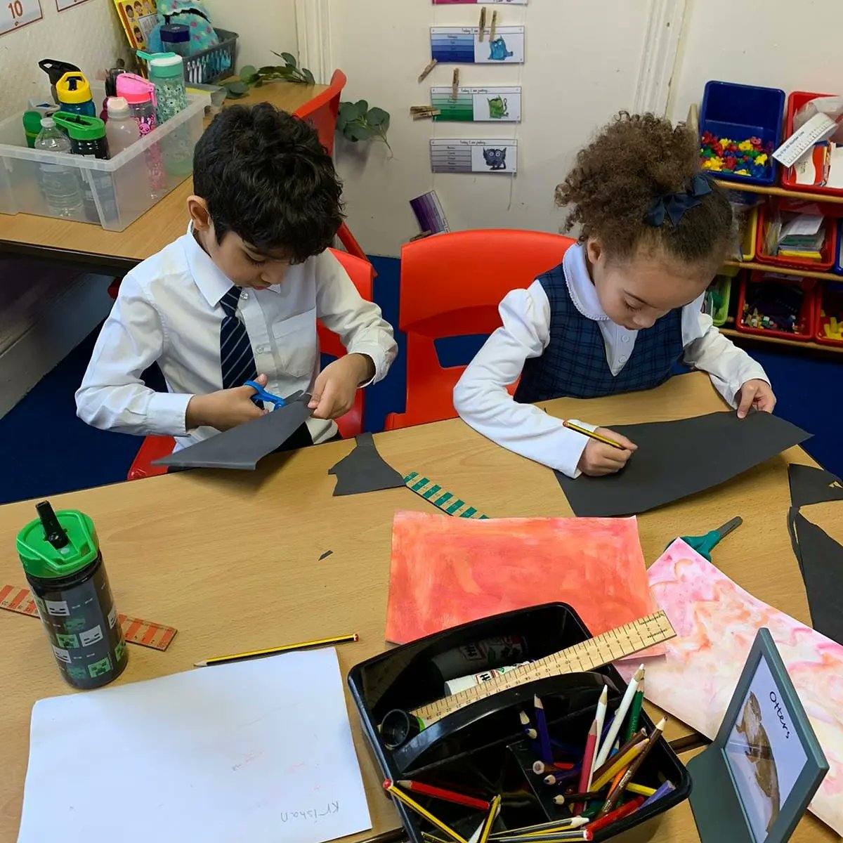 Year 1 have been learning about The Great Fire of London. They used watercolours to create their ‘fire’ backgrounds & then carefully drew a Tudor skyline of London. They chose churches, bridges & houses, then cut them out & stuck them on. They were so proud of their silhouettes.