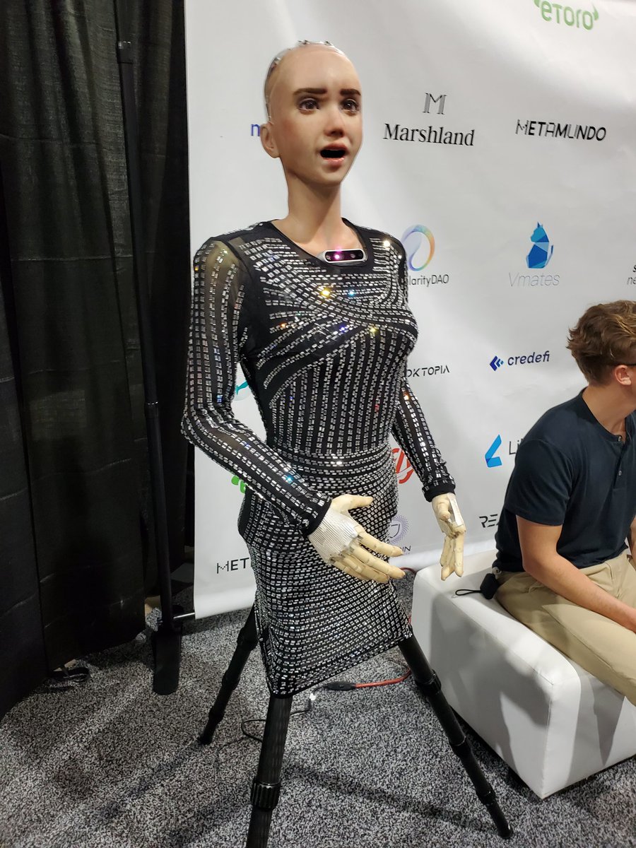 Enter_Realm's tweet photo. Meet our Special Guest from Fireside Chat #1: Sophia, the Robot 🤖
@DCentralCon
@marshlandgroup
@lunarcrush @singularitydao #Dcentralcon #NFT https://t.co/vesZ4HdDfd