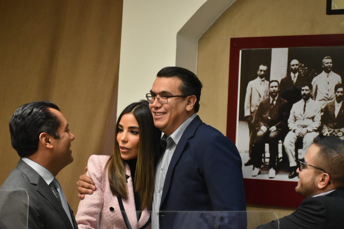 Un gusto saludarte querido hermano Presidente Camara Diputados <a href="/Sergeluna_S/">Sergio Gutz. Luna</a> instalación de comisión Derechos Humanos que preside nuestra Diputada <a href="/DianaKarinaBa/">Diana Karina Barreras</a> en Sonora #ElPTestaDeTuLado <a href="/geovanna_b/">Geovanna Bañuelos</a> <a href="/CitlaHM/">Citlalli Hernández Mora</a> <a href="/AlbertoAnayaGt/">Alberto Anaya Gtz</a>