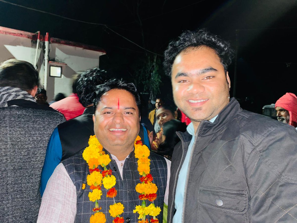 Ajiteshs17's tweet photo. नवयुक्त @Bjp4Ashoknagar पिछड़ा मोर्चा जिला अध्यक्ष बड़े भैया श्री @Saurabhsoni08 जी का मुंगावली नगर आगमन पर स्वागत किया ।
@bhagatsingh4bjp https://t.co/XkEU13i1BG